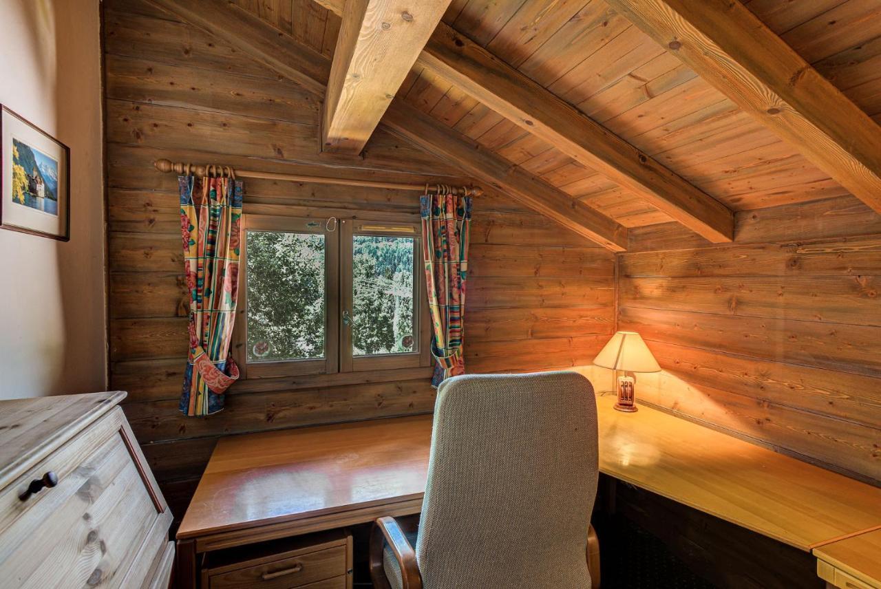 Chalet Blackbushe - Traditional Chalet - Alpes Travel - Sleeps 4-6 ليز أوش المظهر الخارجي الصورة
